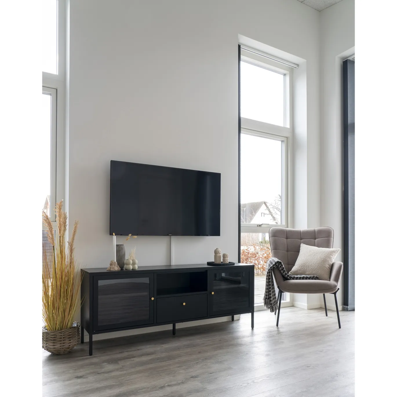 House Nordic Tv-Meubel Dalby Zwart Staal met Glas