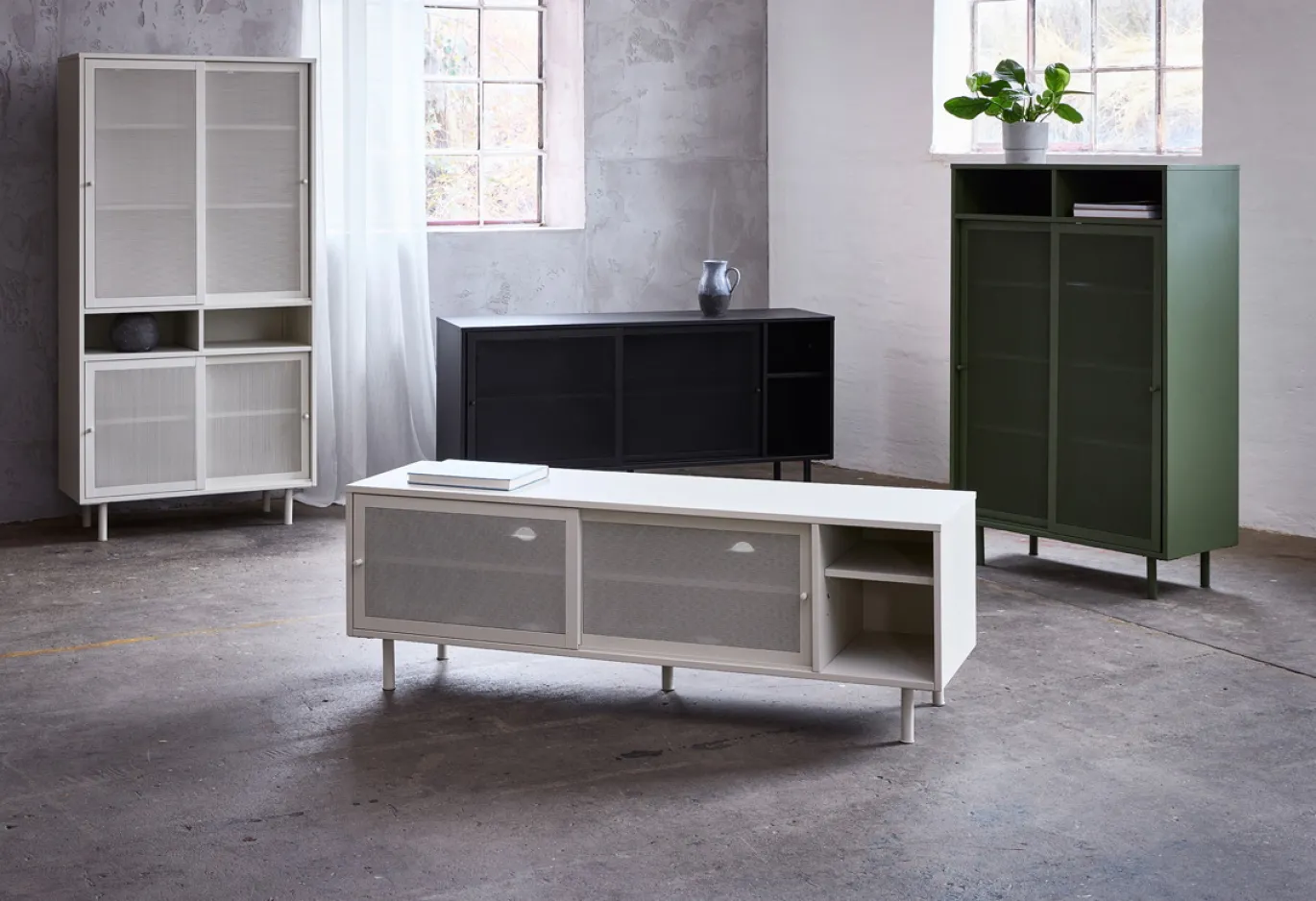 Kast Veep Zwart Metaal 140cm - Giga Living