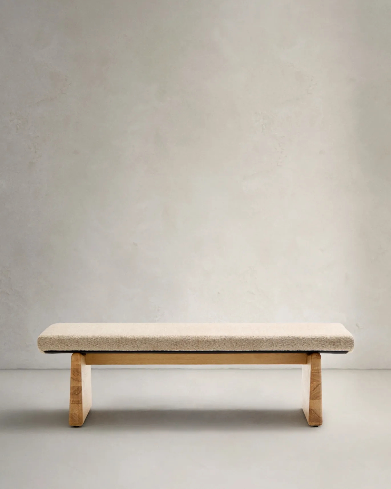 Kave Home Bankje Topaz Beige Chenille En Essenhout Naturel 150cm