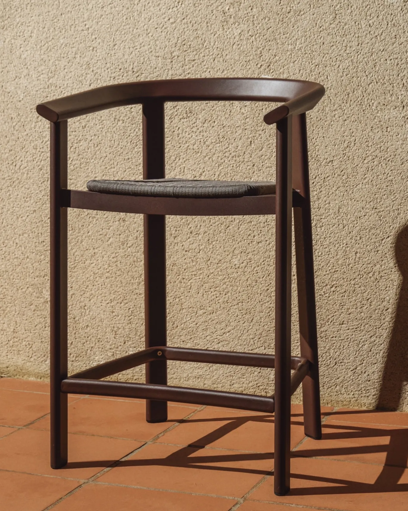 Kave Home Barstoel Erice Aluminium/Touw Donkerbruin