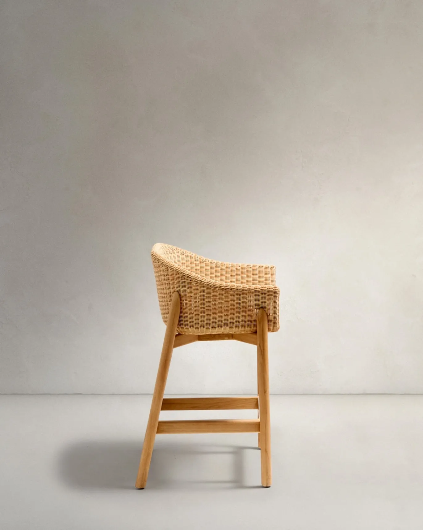 Kave Home Barstoel Galea Teakhout en Rotan 65cm