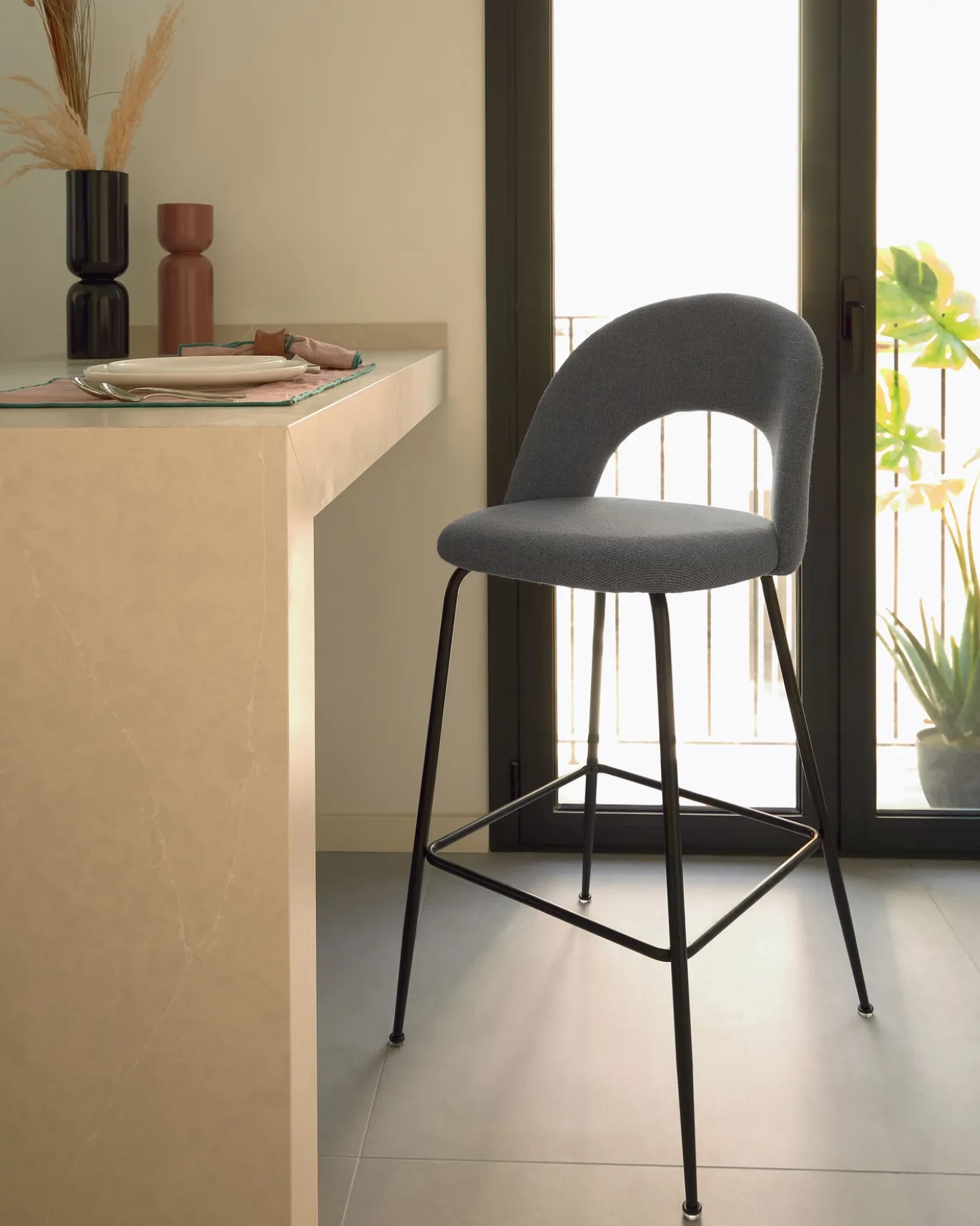 Kave Home Barstoel Mahalia Donkergrijs