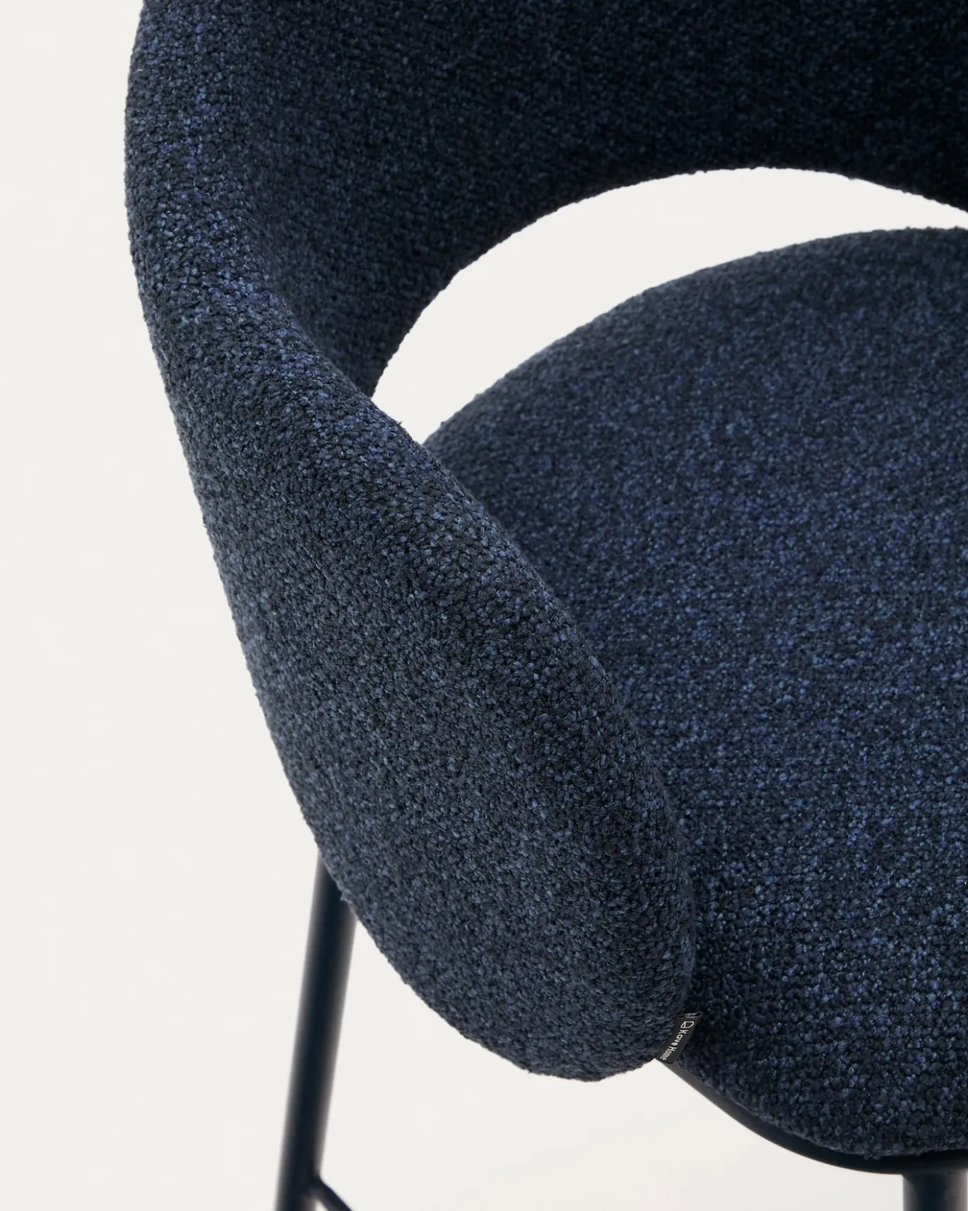 Kave Home Barstoel Maina Blauw Chenille 65cm