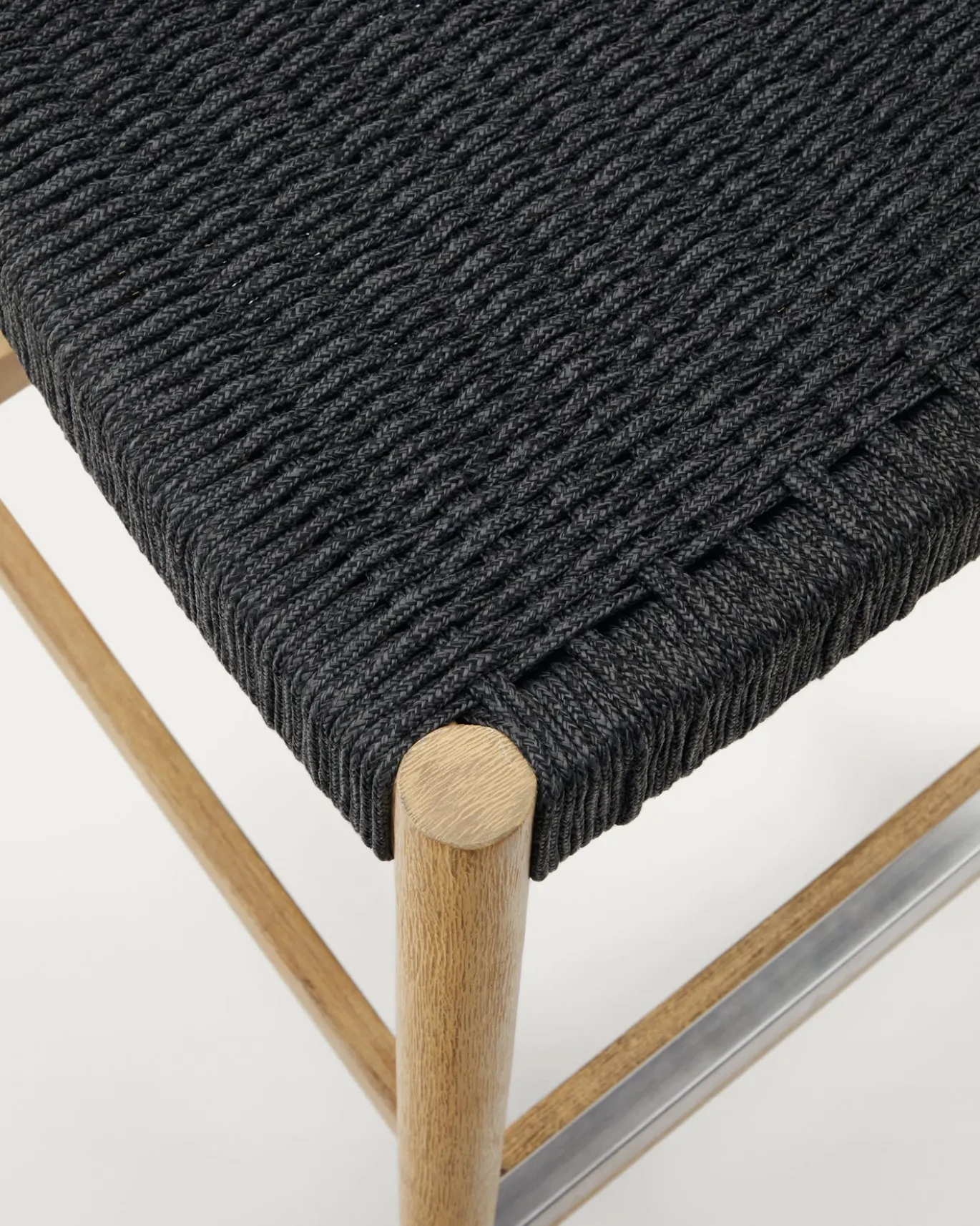 Kave Home Barstoel Nina Massief Naturel Acaciahout Zwart Touw