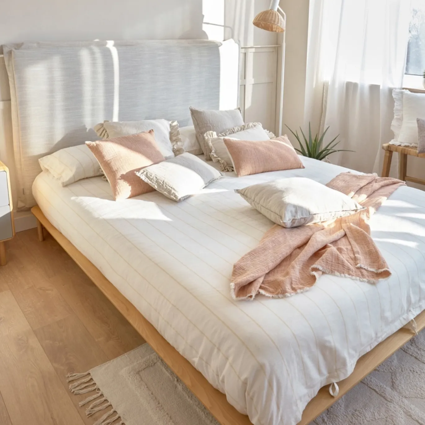 Kave Home Bed Anielle Essenhout 180x200cm