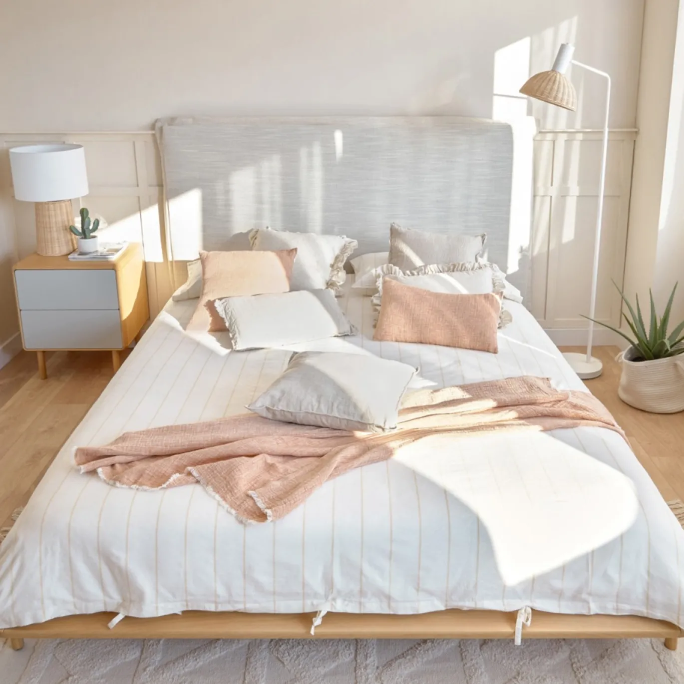 Kave Home Bed Anielle Essenhout 180x200cm