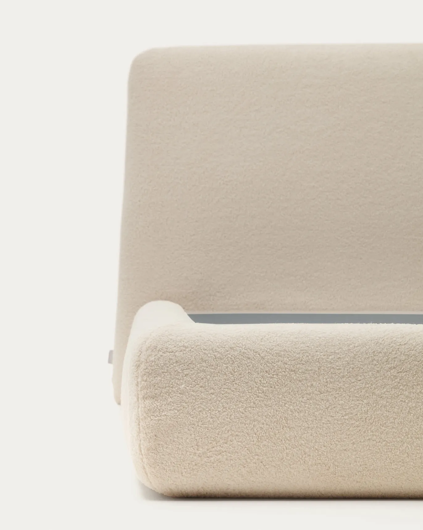 Kave Home Bedframe Martina Off White Bouclé 90x200cm