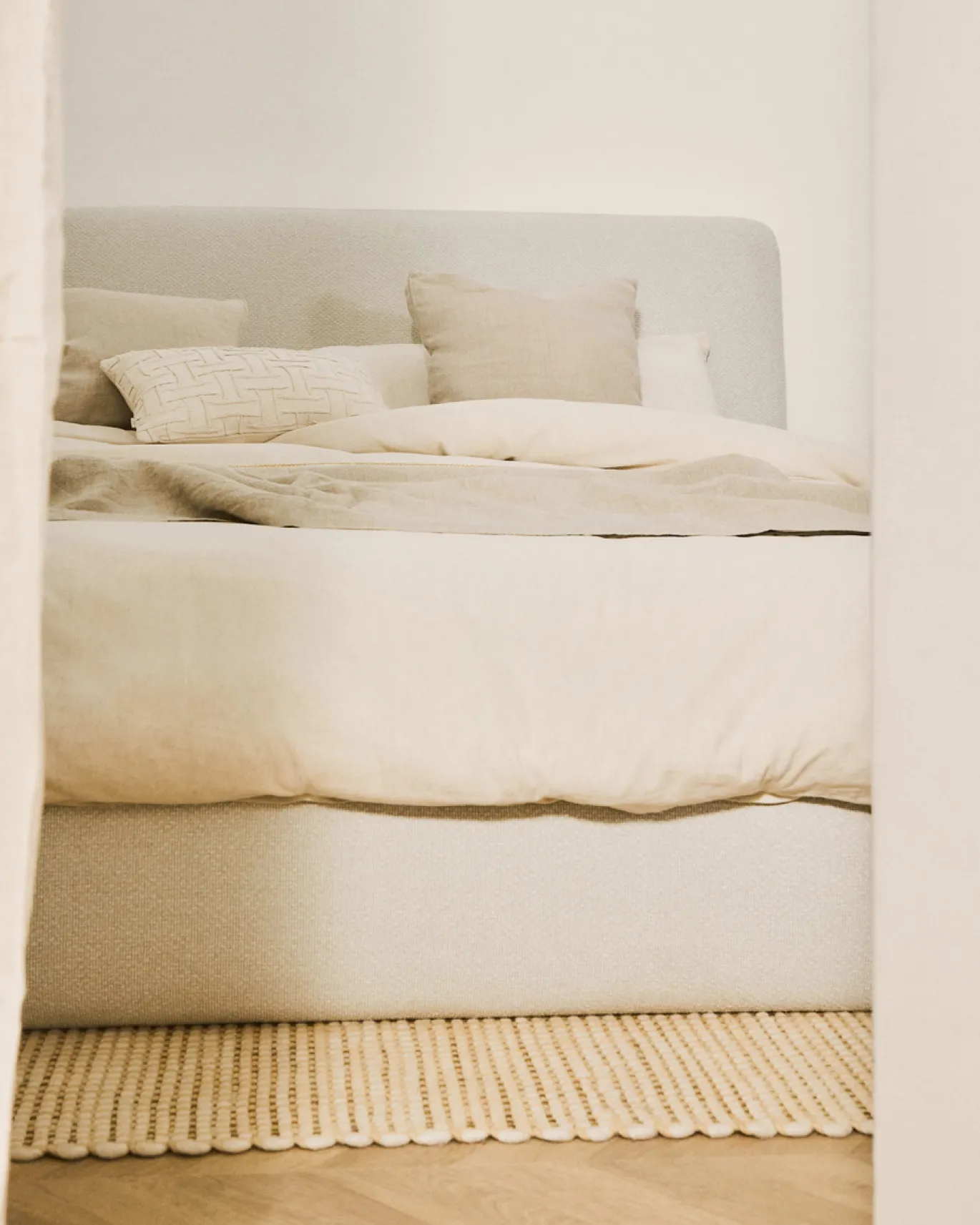 Kave Home Bed Martina met Afneembare Hoes Ecru Chenille voor Matras 180x200cm