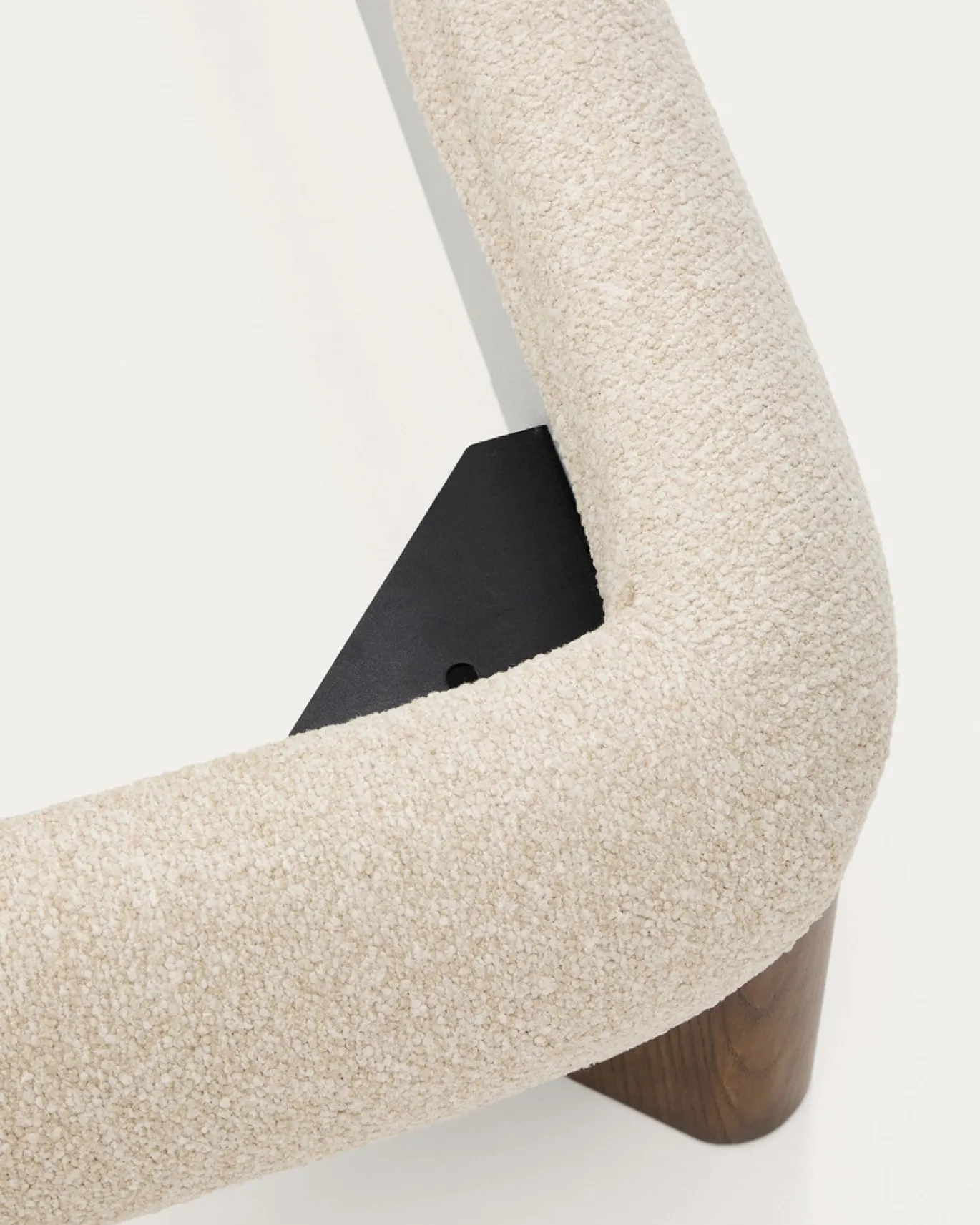 Kave Home Bed Odina Ecru Bouclé Afneembare Hoes Beige Essenhout voor Matras 160x200cm
