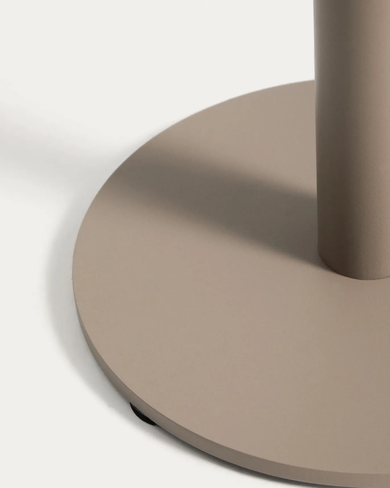 Kave Home Bijzettafel Asinara Aluminium Beige Ø40cm