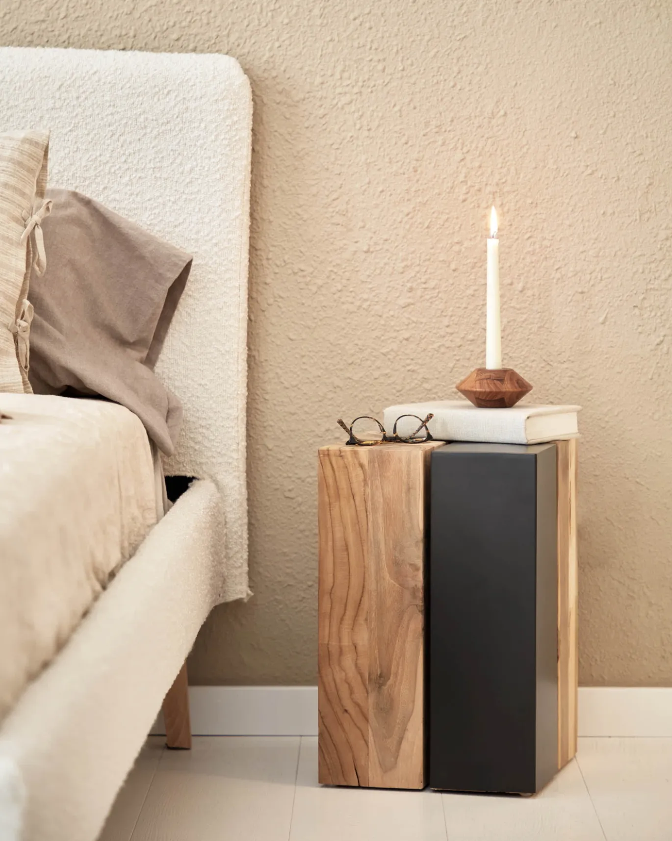 Kave Home Bijzettafel Kwango Massief Teakhout en Metaal 29x29cm