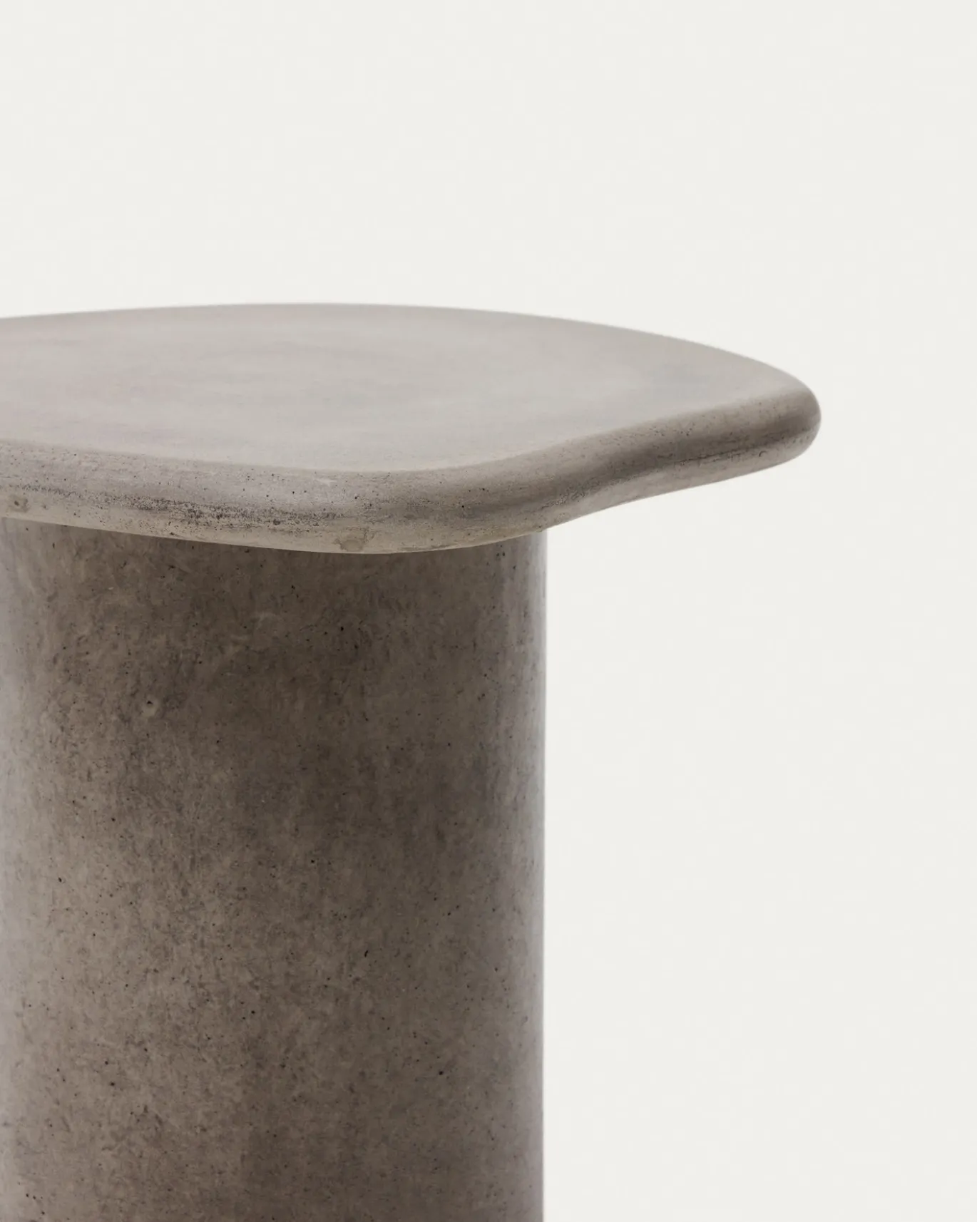Kave Home Bijzettafel Macarella Grijs Cement 48x47cm