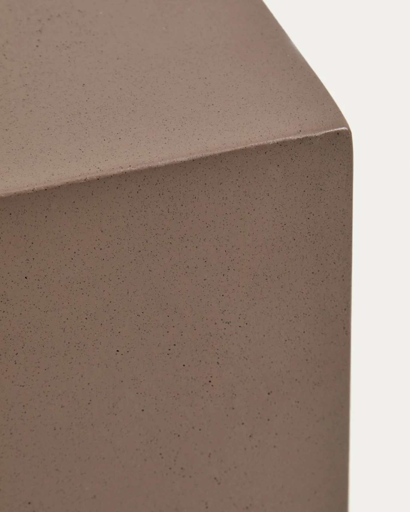 Kave Home Bijzettafel Rustella Cement Bruin 35x35cm
