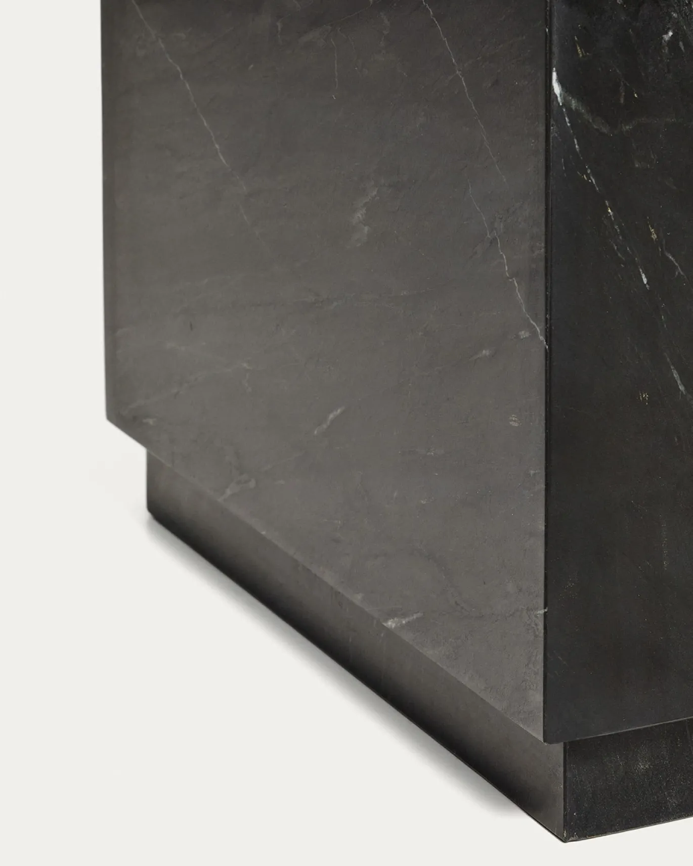 Kave Home Bijzettafel Sorein Marmer Zwart 50cm