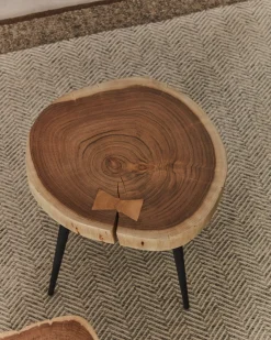 Kave Home Bijzettafel Tanive Acaciahout Naturel En Zwart Stalen Poten Ø35cm