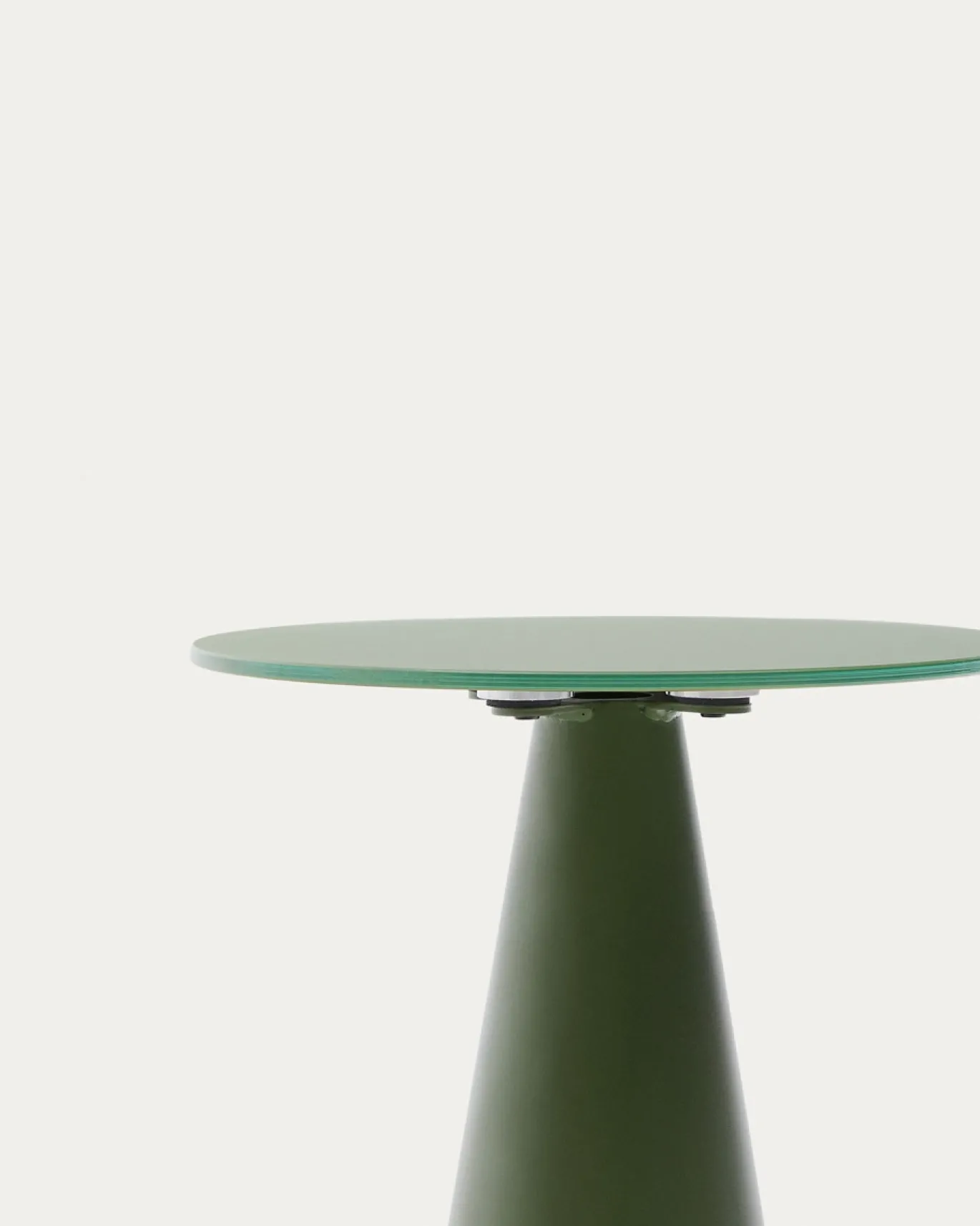 Kave Home Bijzettafel Wilshire Gehard Glas En Groen Gelakt Staal Ø35cm