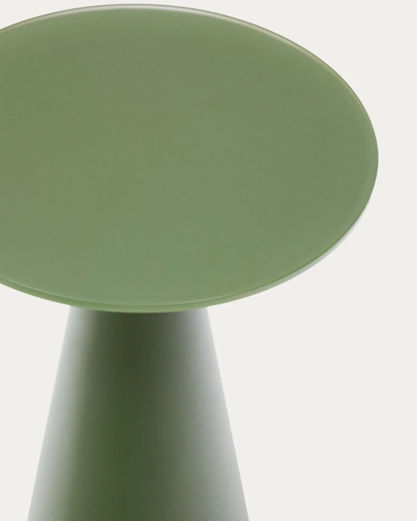 Kave Home Bijzettafel Wilshire Gehard Glas En Groen Gelakt Staal Ø35cm