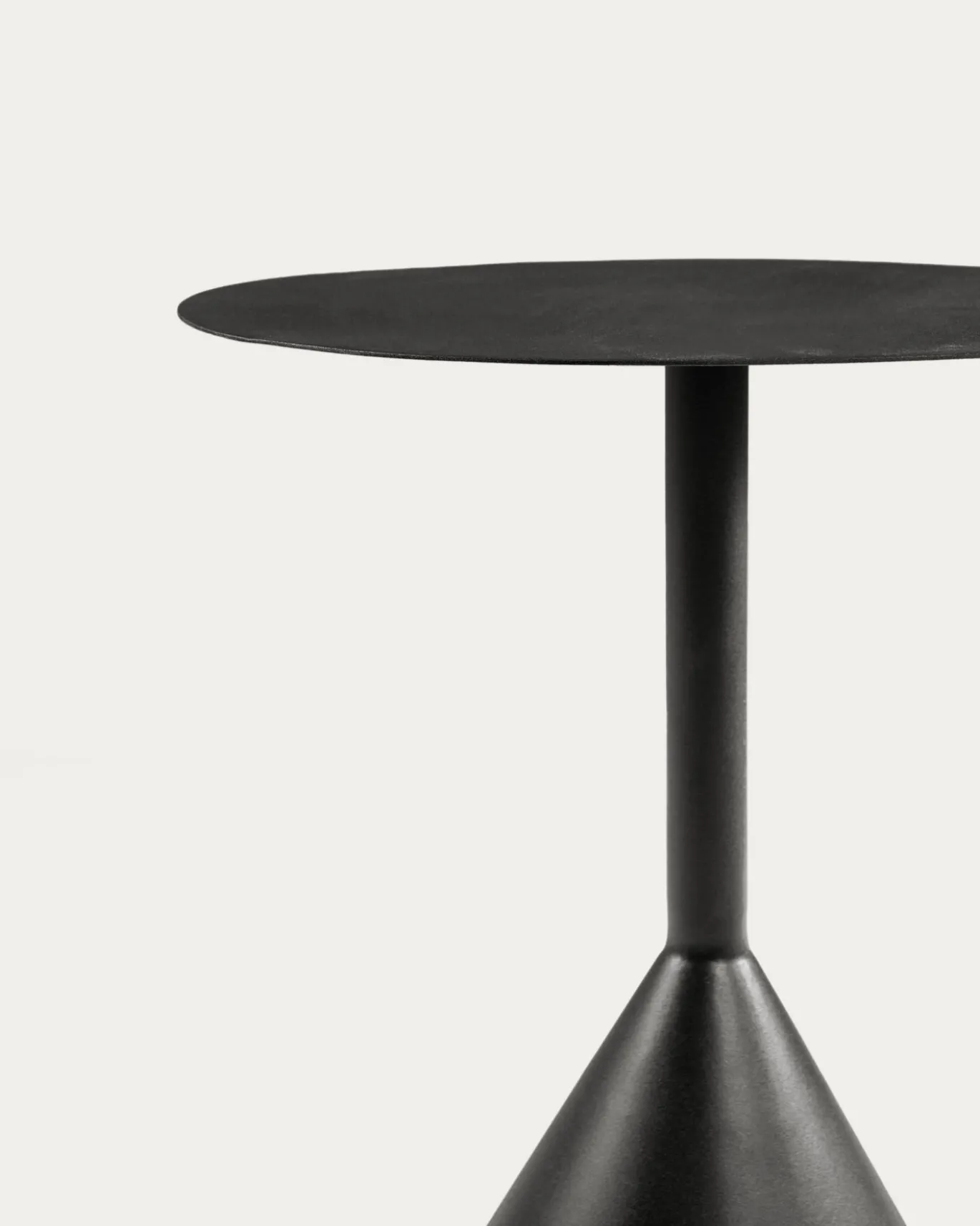 Kave Home Bijzettafel Yinan Ø48cm Zwart