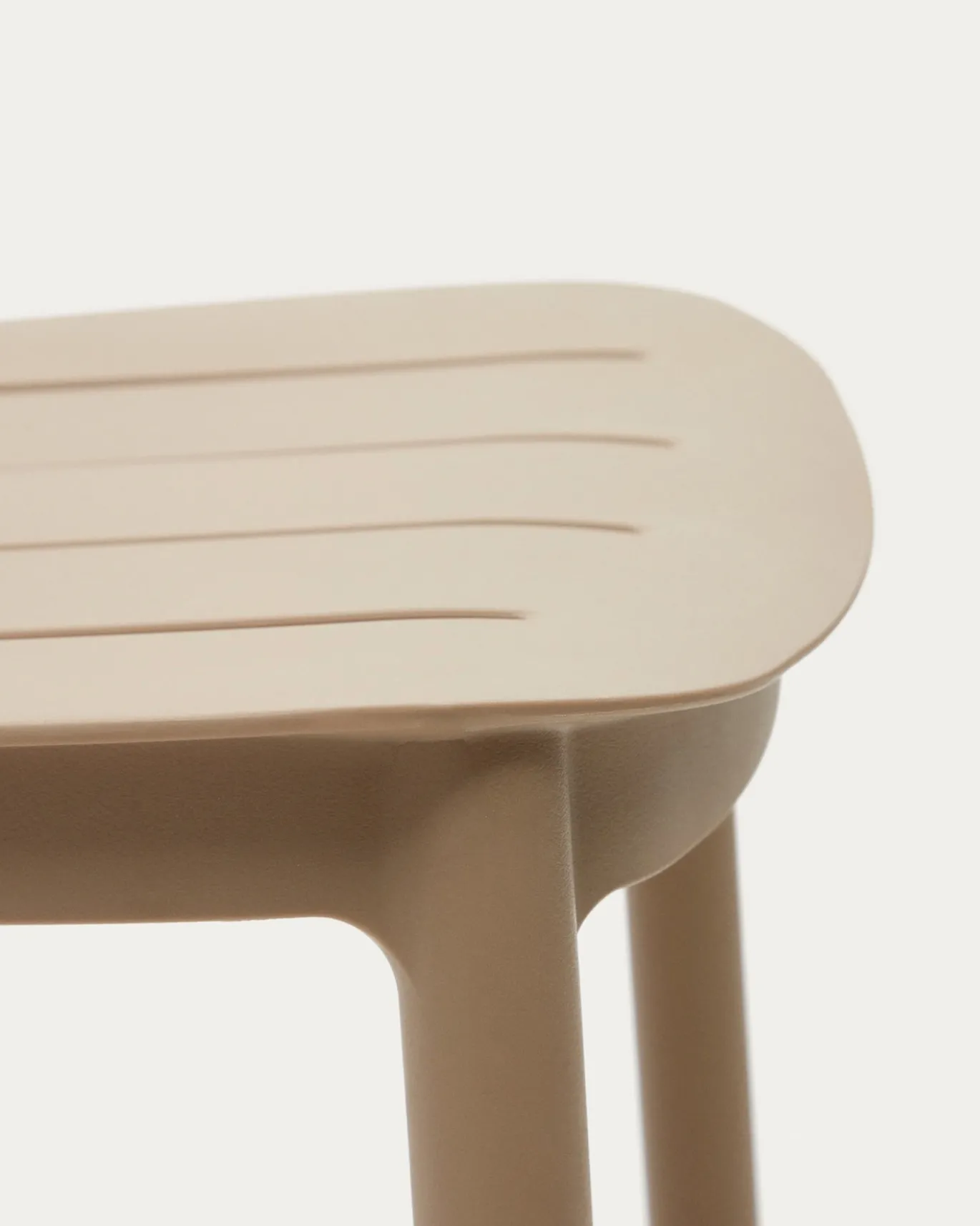 Kave Home Buitenkruk Morella Beige Kunststof