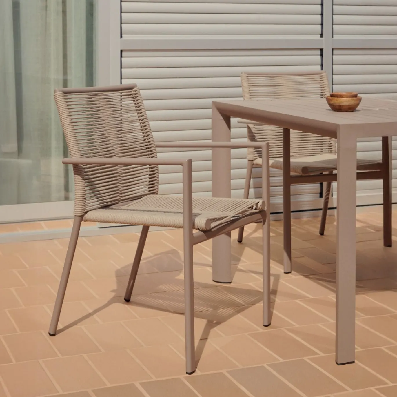 Kave Home Buitenstoel Culip Touw en Bruin Aluminium