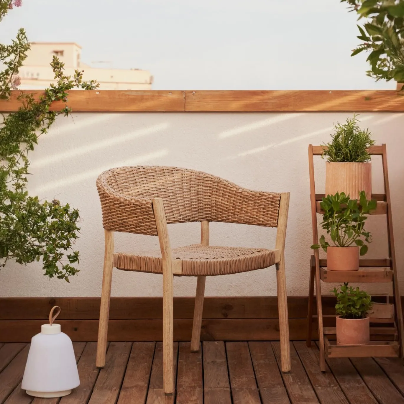 Kave Home Buitenstoel Pola Massief Eucalyptushout