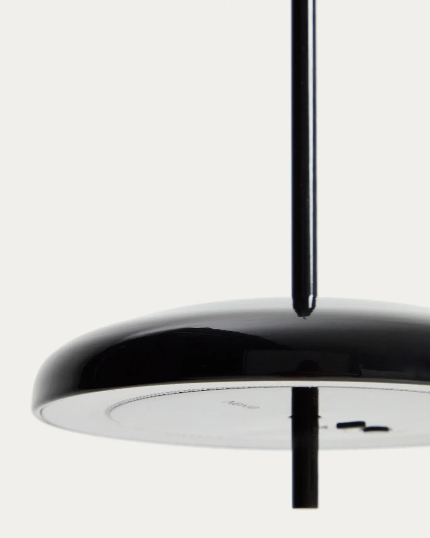 Kave Home Draagbare Plafondlamp Porte Zwart Aluminium Ø16cm