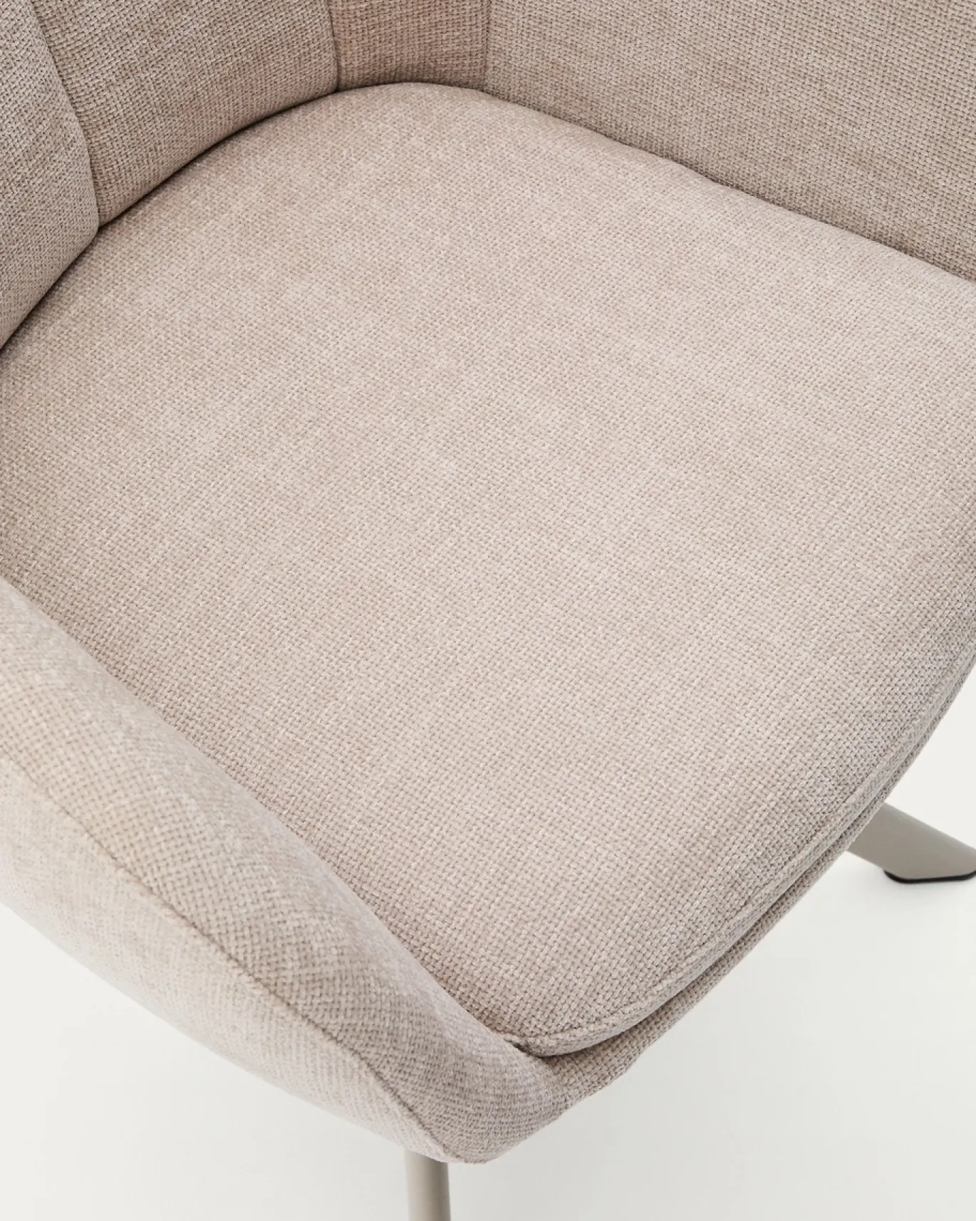 Kave Home Draaistoel Dorina Beige Chenille en Beige Poten