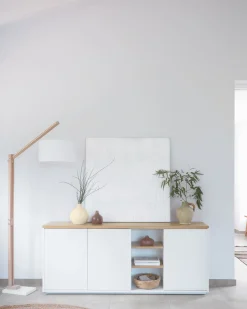 Kave Home Dressoir Abilen 3-deurs Eikenhoutfineer Wit Lak 180x75cm