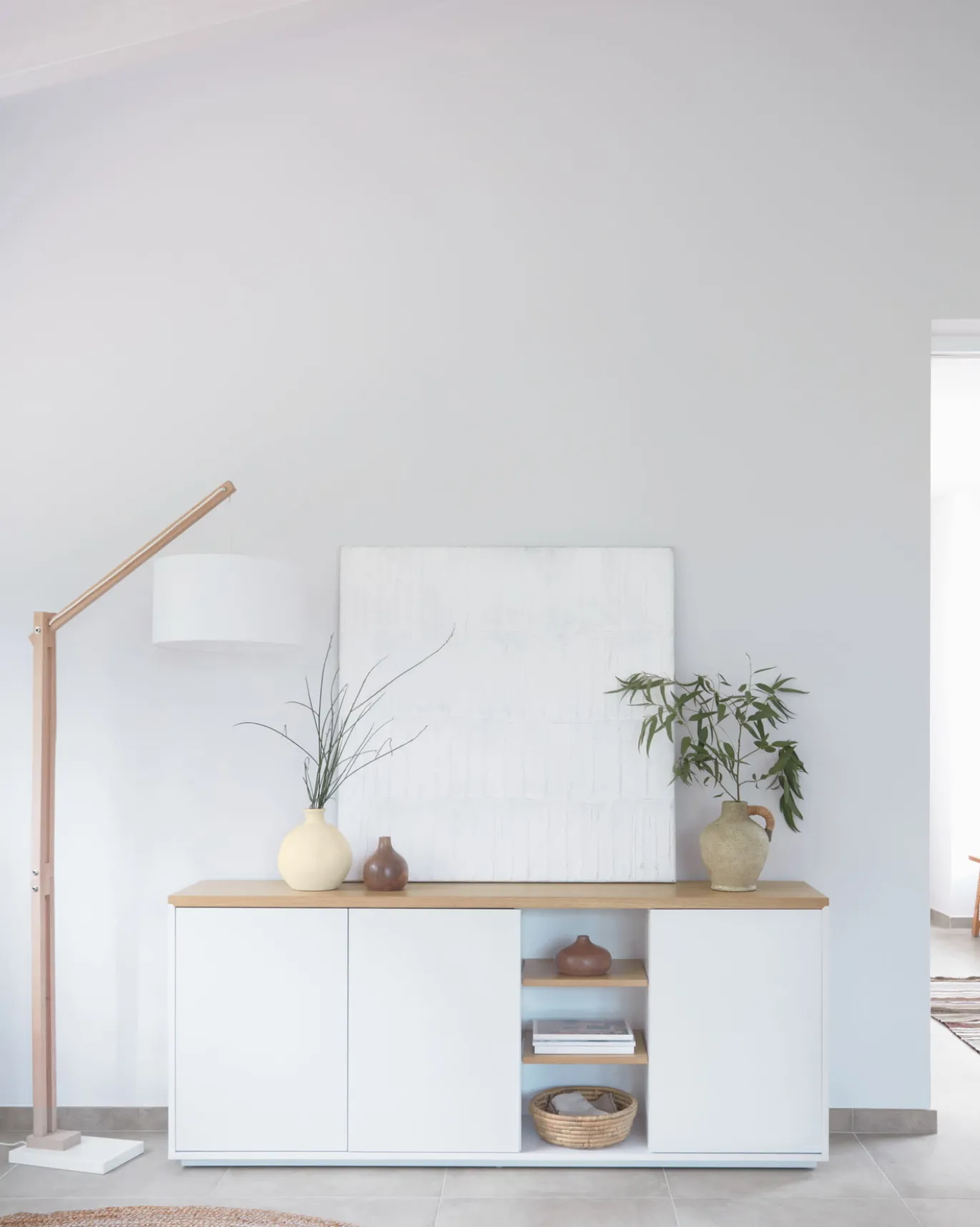 Kave Home Dressoir Abilen 3-deurs Eikenhoutfineer Wit Lak 180x75cm