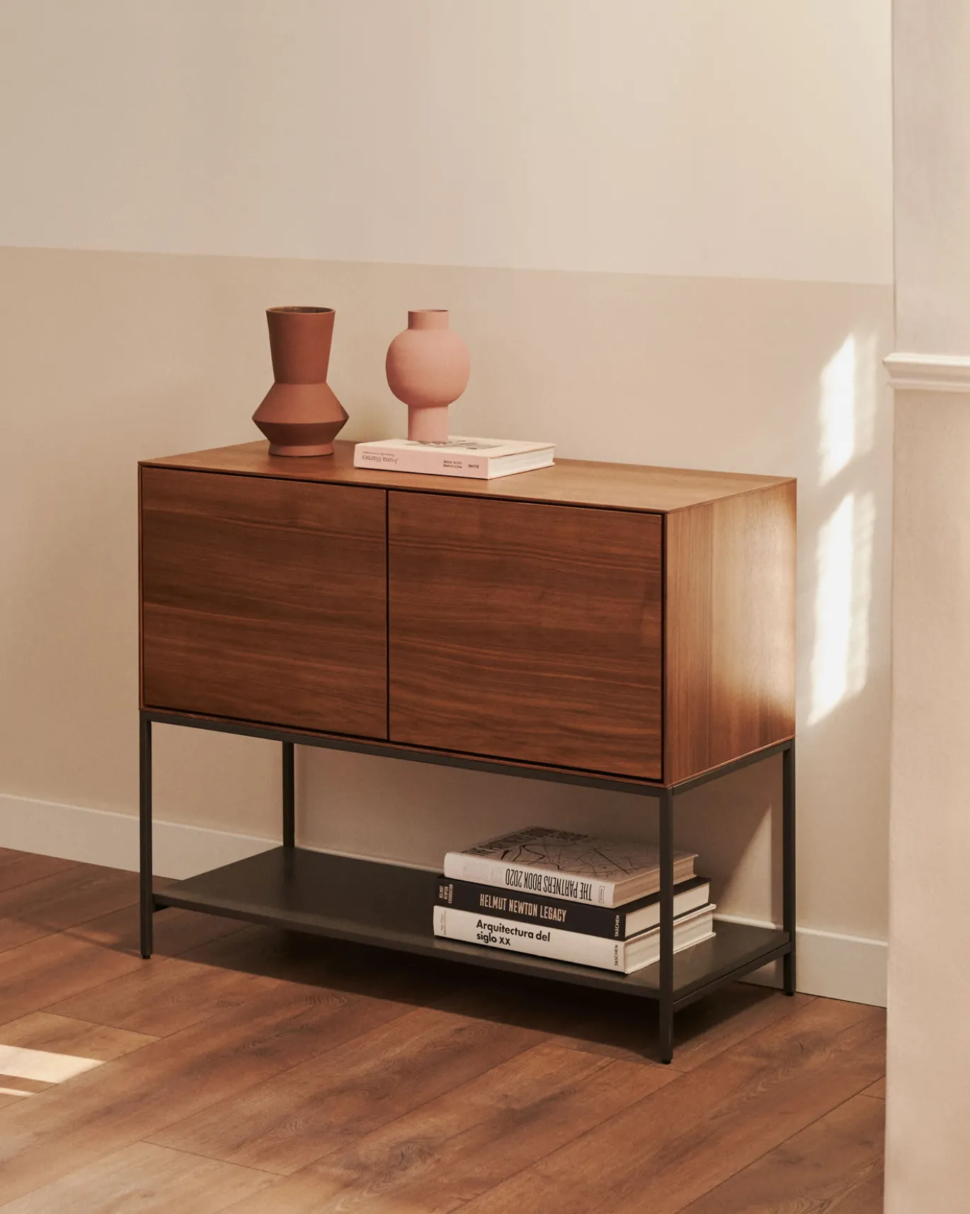 Kave Home Dressoir Vedrana 2-deurs Walnootfineer 97,5x80cm