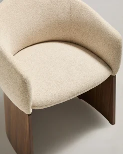 Kave Home Eetkamerstoel Bosca Beige Chenille en Walnootfineer
