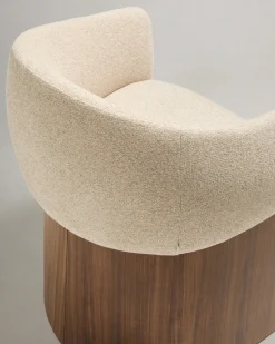 Kave Home Eetkamerstoel Bosca Beige Chenille en Walnootfineer