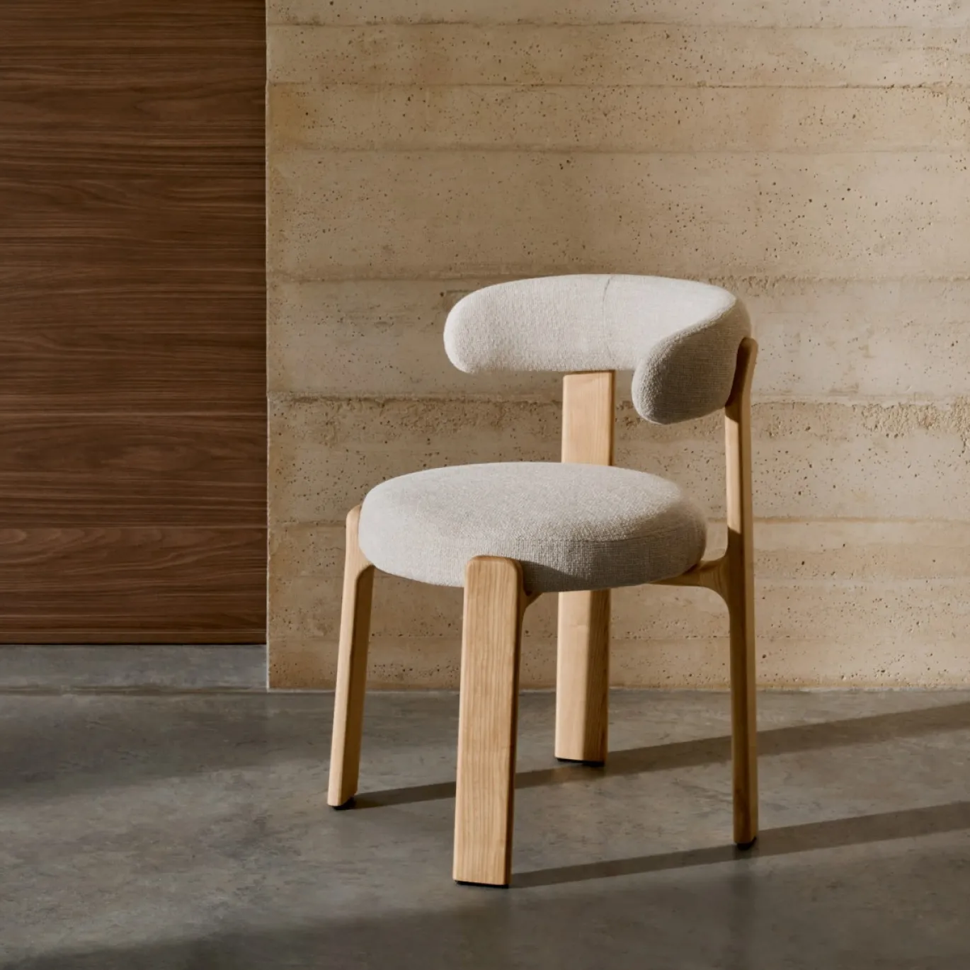 Kave Home Eetkamerstoel Granite Beige/Naturel Chenille En Essenhout