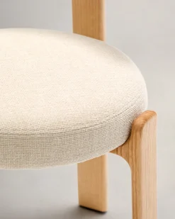Kave Home Eetkamerstoel Granite Beige/Naturel Chenille En Essenhout