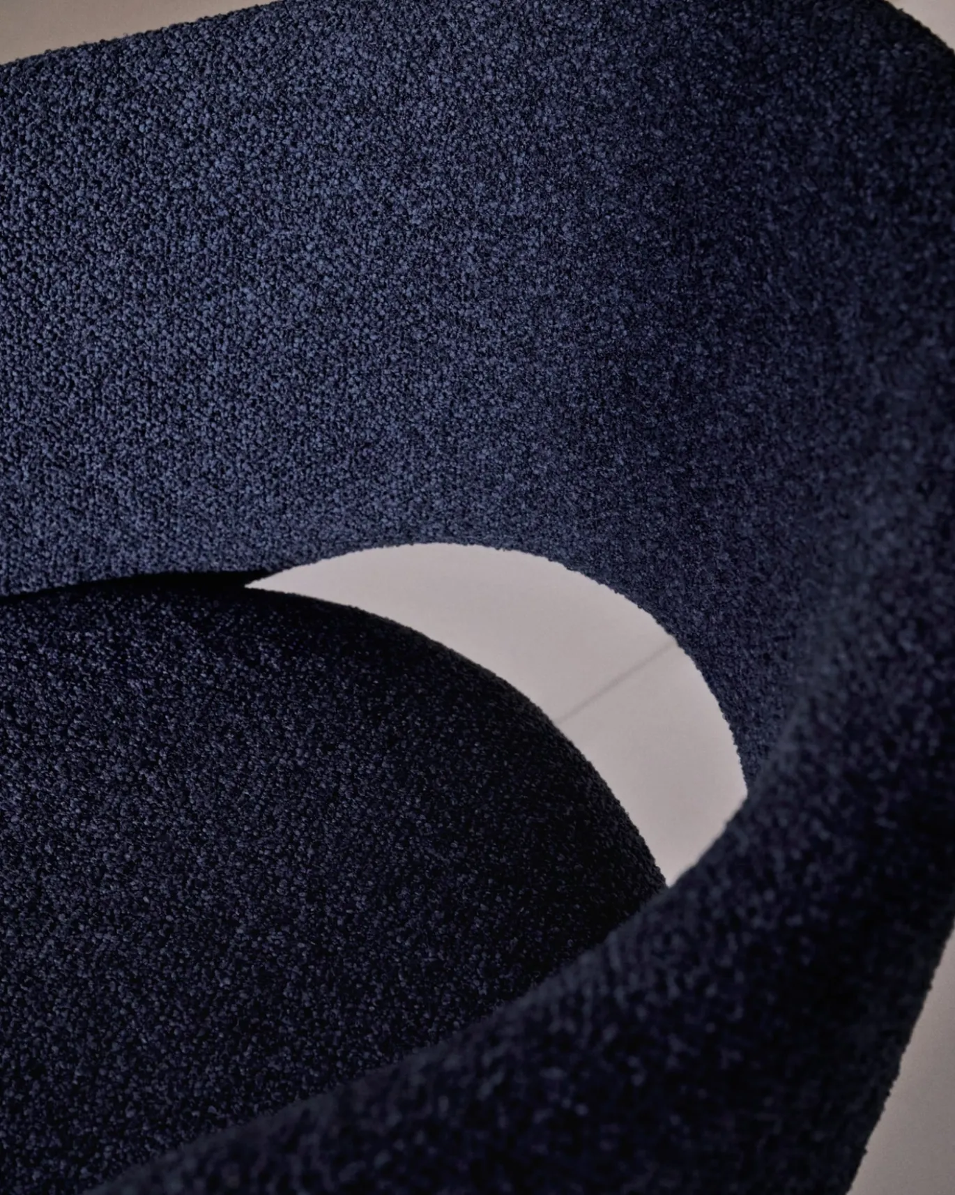 Kave Home Eetkamerstoel Maina Blauw Chenille
