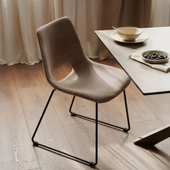 Kave Home Eetkamerstoel Zahara Bruin