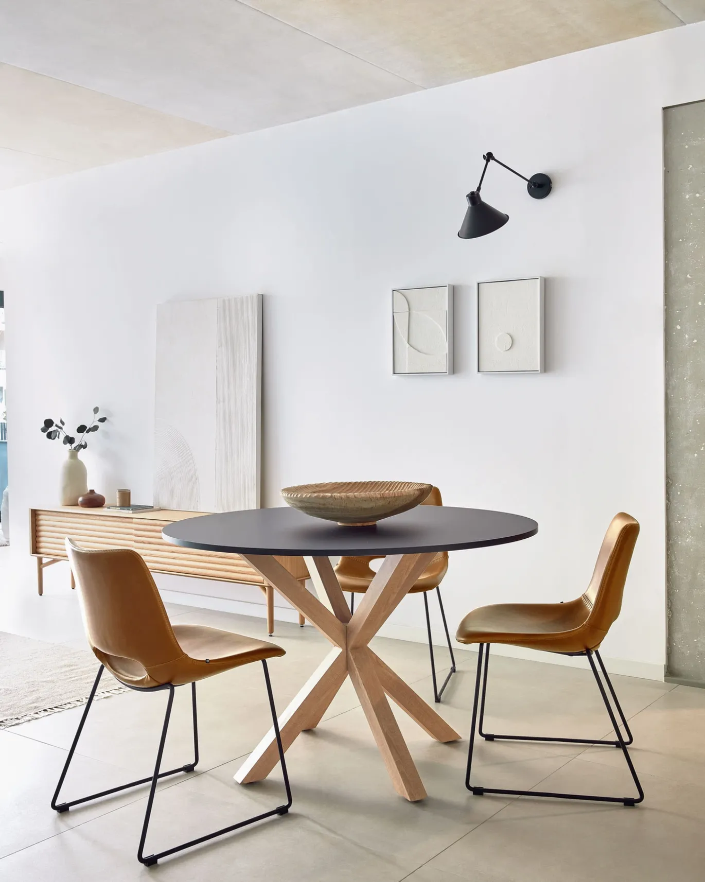Kave Home Eetkamerstoel Zahara Synthetisch Leer Bruin