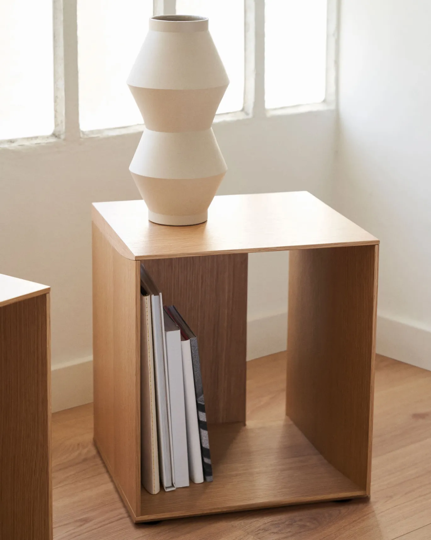 Kave Home Element Litto Walnootfineer 34x38cm