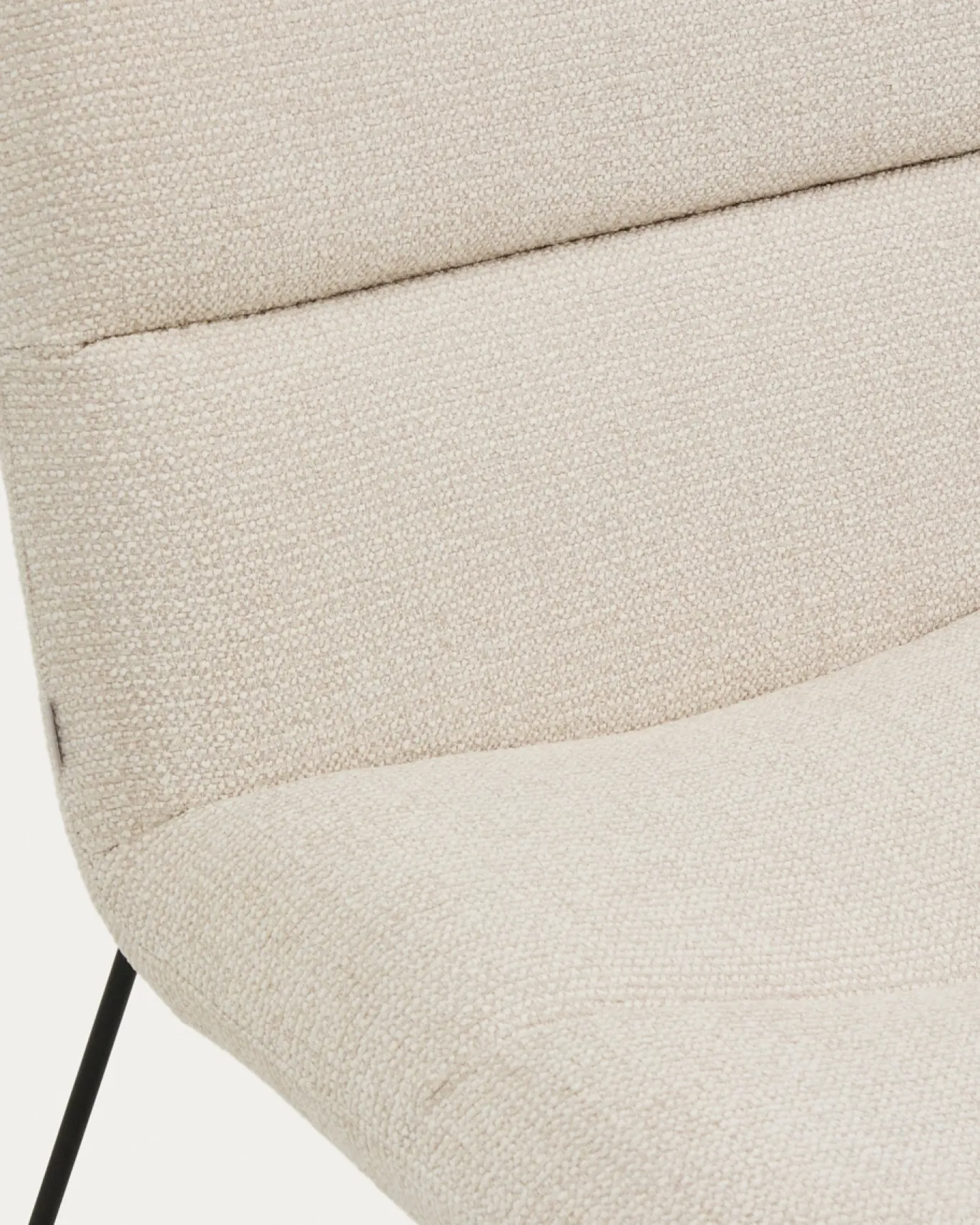 Kave Home Fauteuil Asen Chenille Beige met Zwart Staal