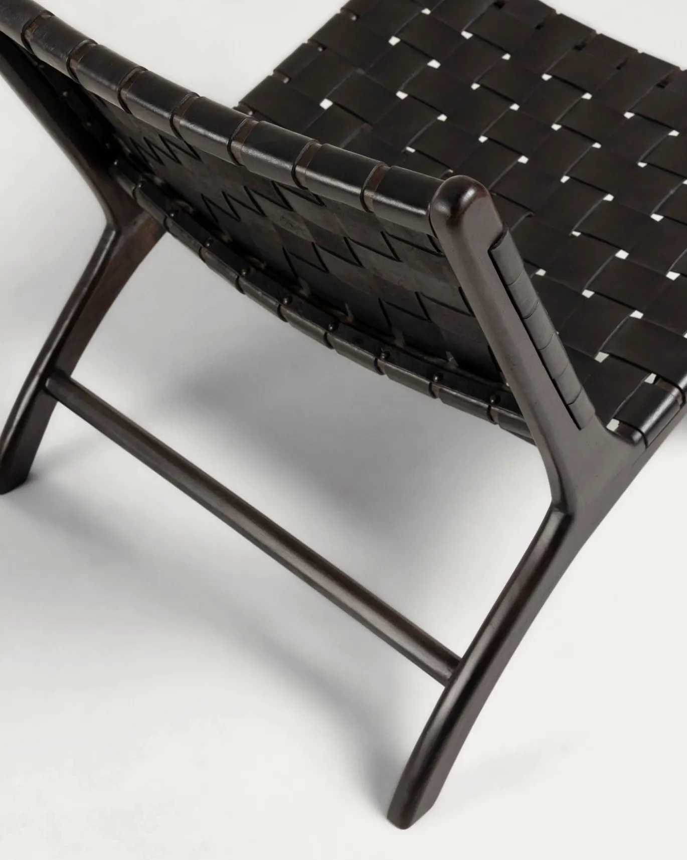 Kave Home Fauteuil Calixta Leer Zwart