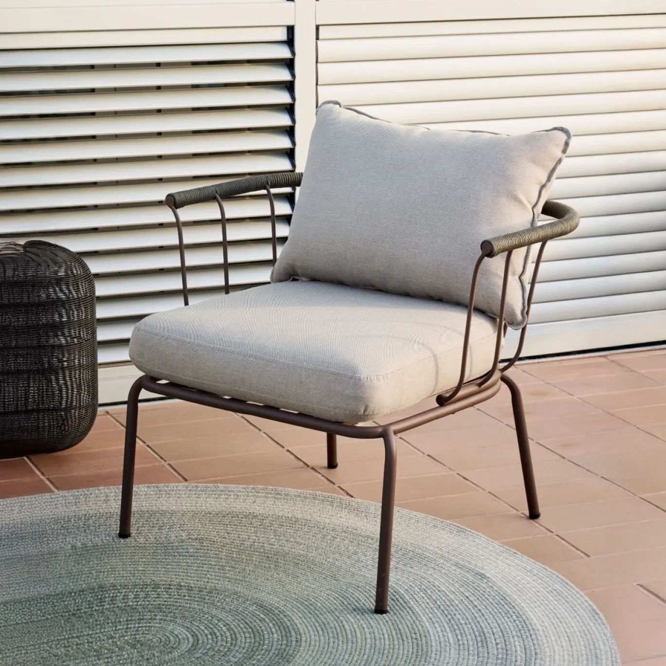 Kave Home Fauteuil Salguer Groen en Staal Bruingelakt
