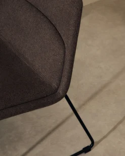 Kave Home Fauteuil Zahara Bruin en Staal met Zwarte Afwerking