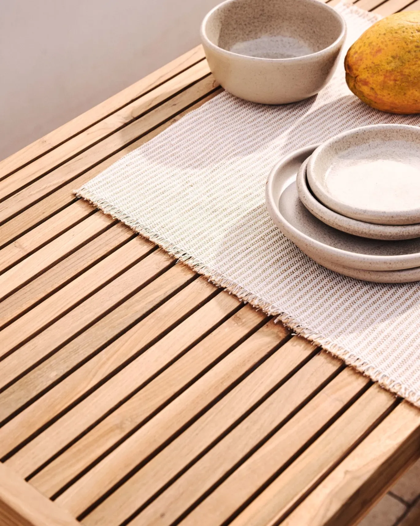 Kave Home Hoge Tafel Canadell Outdoor Massief Gerecycled Teakhout 140x70cm