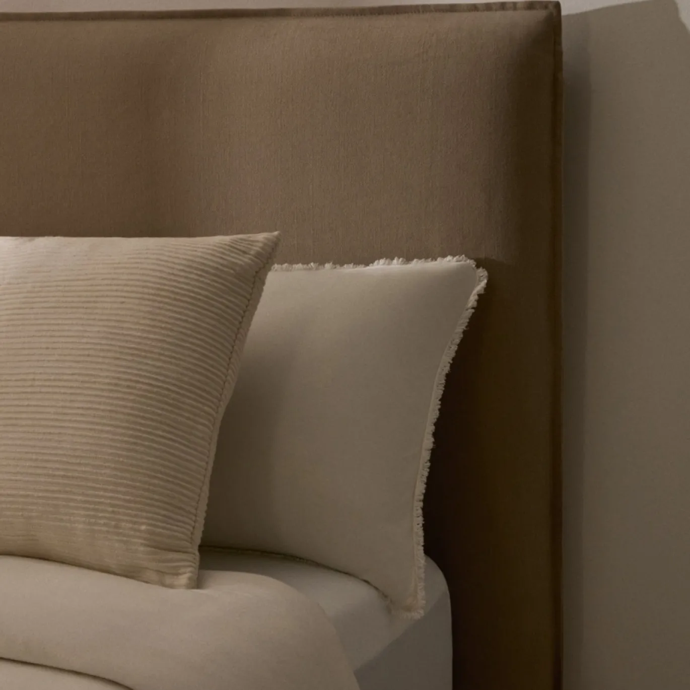 Kave Home Hoofdbord Jaira Taupe 160cm