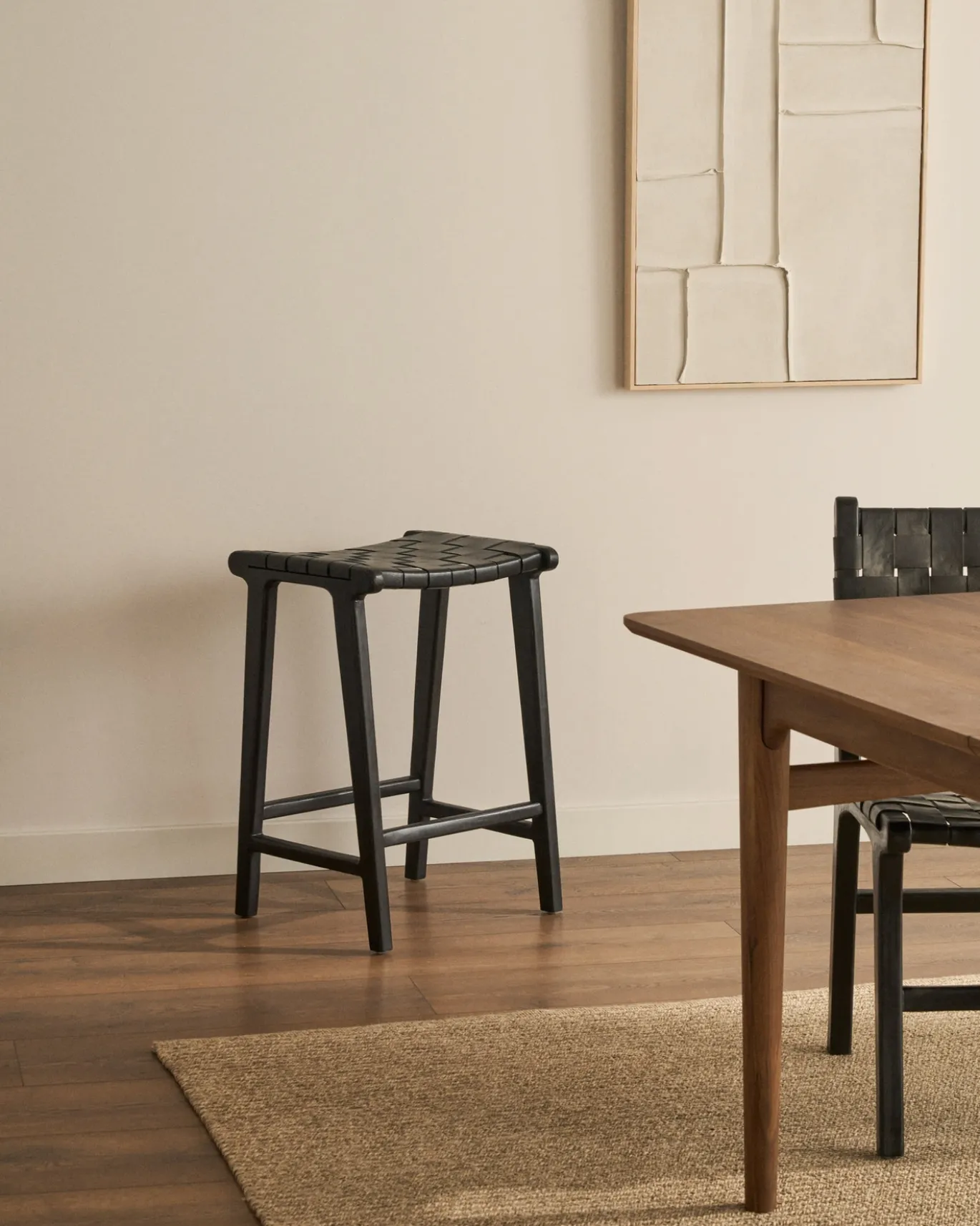Kave Home Kruk Calixta Leer Zwart