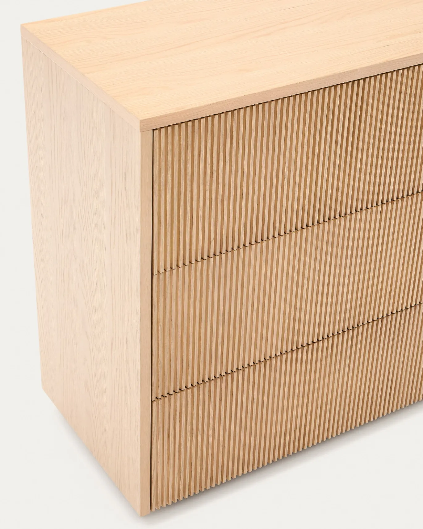 Kave Home Ladekast Helvine Eikenfineer En Gehard Glas 86x79cm