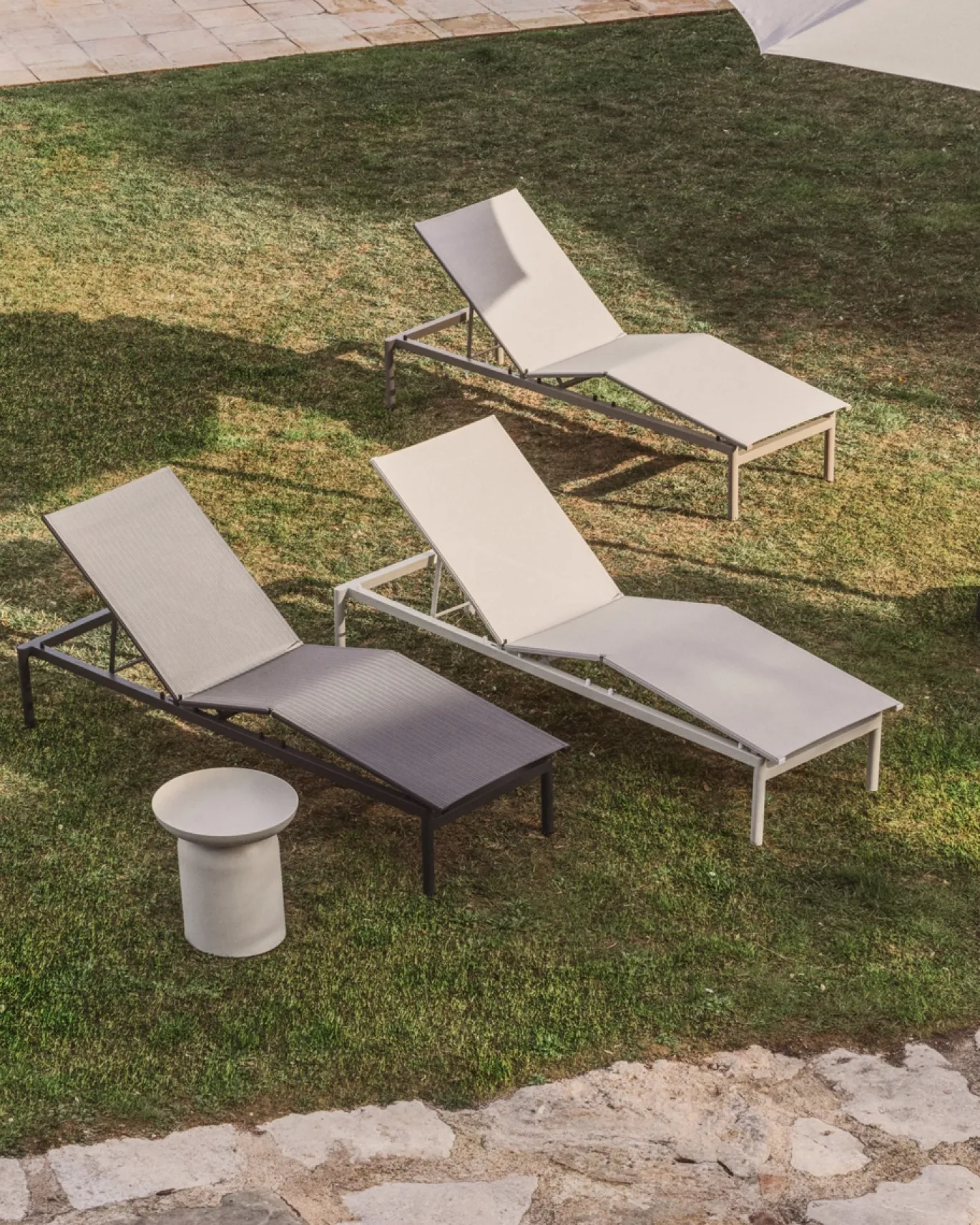 Kave Home Ligbed Lesina Stapelbaar Aluminium Taupe