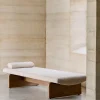 Kave Home Ligbed Topaz Divan Beige Chenille Essenhout Donkerbruin 200cm