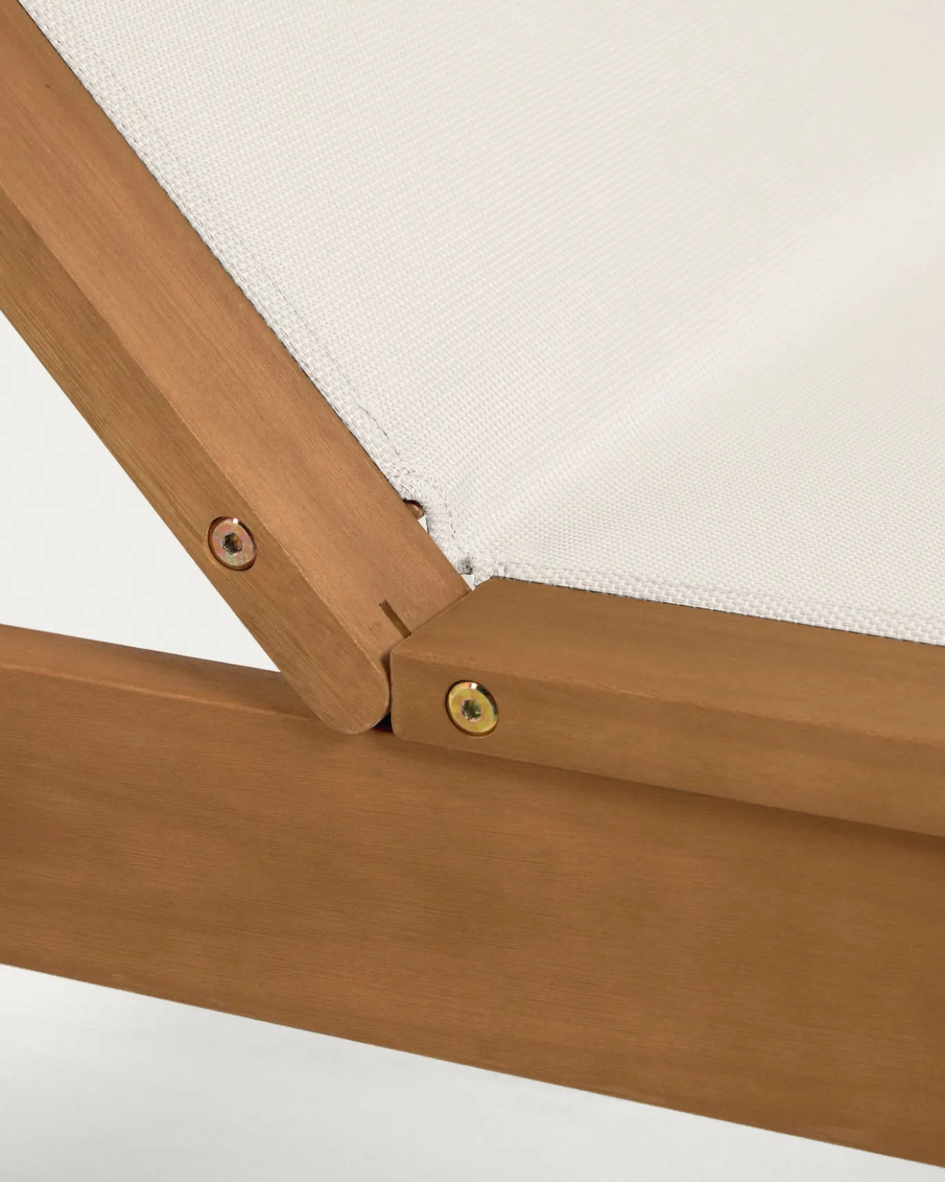 Kave Home Ligstoel Caterin Beige Verstelbaar Eucalyptushout