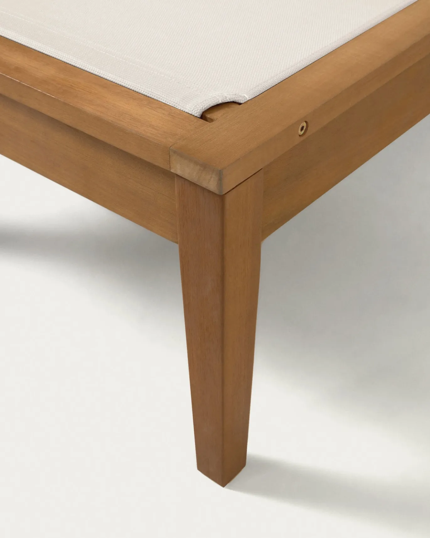 Kave Home Ligstoel Caterin Beige Verstelbaar Eucalyptushout